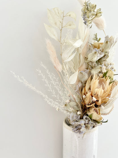 Wall Vase with Farmhouse Botanics Bouquet 01